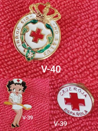 Lote de 27 insignias de la Cruz Roja