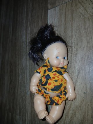 Muñeca Barriguita con conjunto estampado