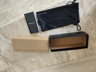 Caja y funda para gafas Hawkers