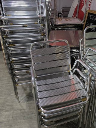 Set de 5 mesas y 20 sillas de terraza