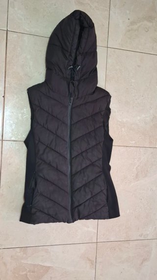 Chaleco acolchado negro Zara