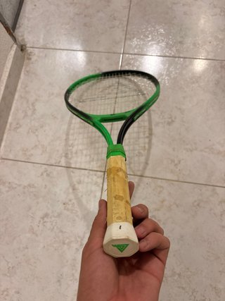 Raqueta de Tenis Verde y Negra