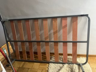 Somier de láminas con estructura metálica