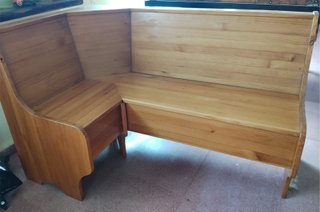 Banquillo de Esquina de Madera