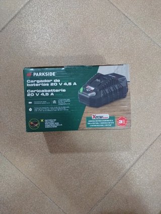 Cargador de Baterías Parkside 20V 4.5A