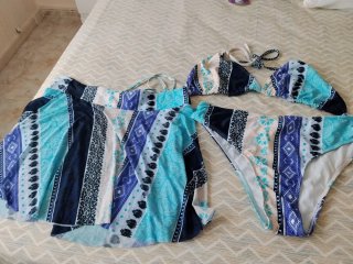 Bikini con falda estampado geométrico