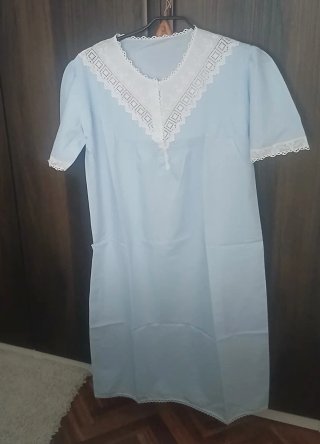Camisón Azul con Puntilla Blanca
