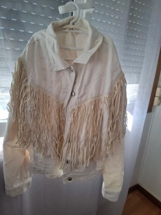 Chaqueta Blanca con Flecos