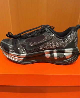 LOTE zapatillas running Nike Vomero 18 talla 44