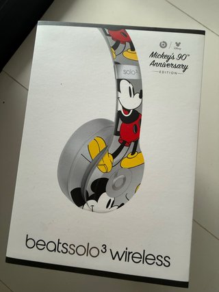 Beats Solo3 Wireless Mickey 90th Anniversary