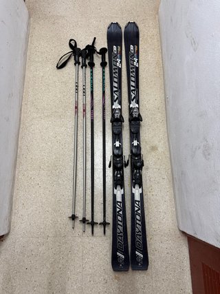 Esquís Salomon 24 Daytona 169cm + 4 Bastones