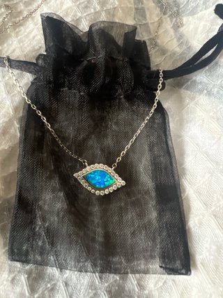 Collar con Colgante de Ojo
