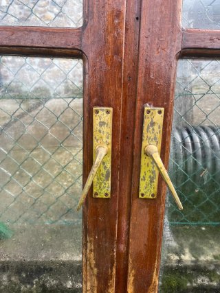 Ventanas de madera con contraventanas