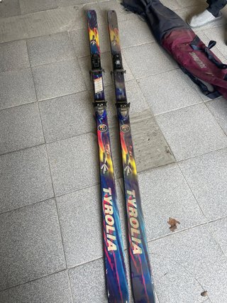 Esquís Tyrolia con Fijaciones