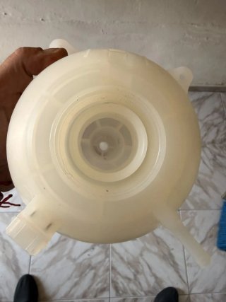 Bote de agua de seat nuevo sin estrenar