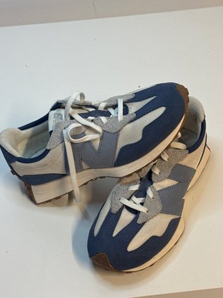 Zapatillas New Balance Azul y Beige Talla 36