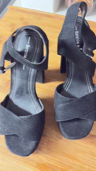 Sandalias de tacón negras Bershka