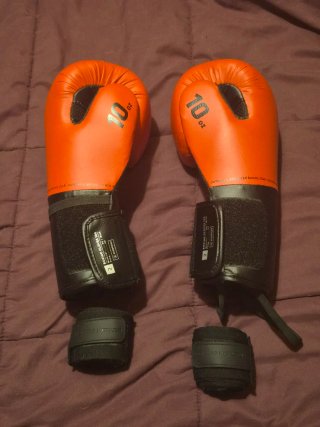 Guantes de Boxeo 10 oz y Vendas *opcional