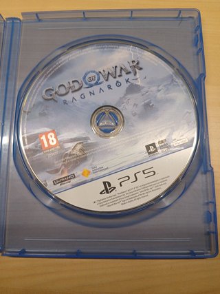 God of War Ragnarök (PS5) viene sin el envoltorio.