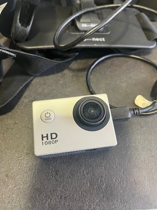 Cámara de acción 1080p con kit de accesorios
