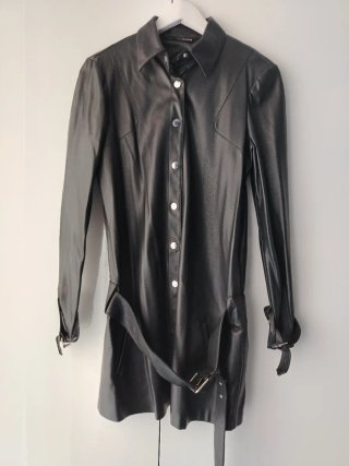 Vestido de polipiel negro