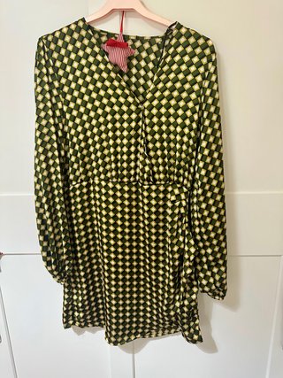 Vestido corto estampado geométrico