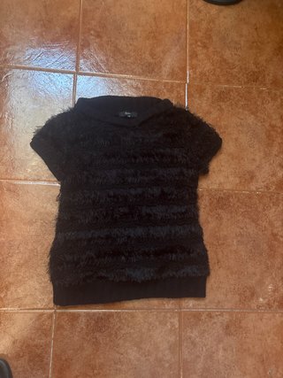 Top Negro con Textura de Pelos Bershka