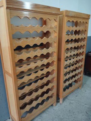 Pareja de Muebles Botelleros de Madera