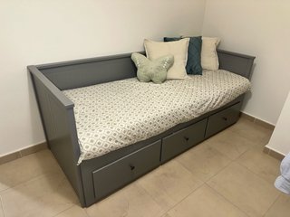Cama Individual de Madera Gris con Cajones