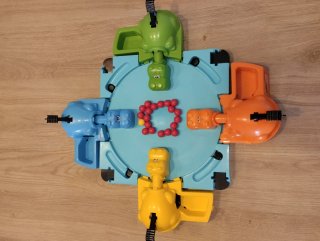 Juego de mesa Tragabolas. Sin caja