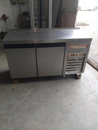 Mesa de trabajo refrigerada en función Infrico