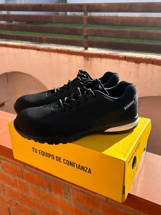 Zapatos de Seguridad Paredes nuevos Talla 43