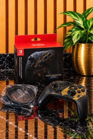 Mando Pro Nintendo Switch Monster Hunter Rise
