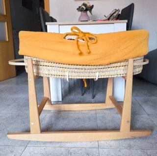 Moisés de Mimbre y Madera con Balancín