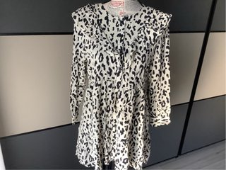 Vestido corto estampado animal print