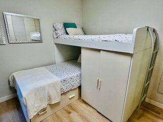 Litera Blanca con Armario Integrado