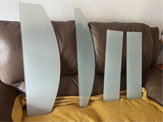 Set de 4 Estantes de Vidrio opaco.