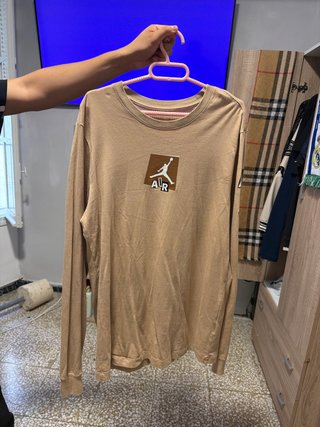 Camiseta Jordan Manga Larga Beige