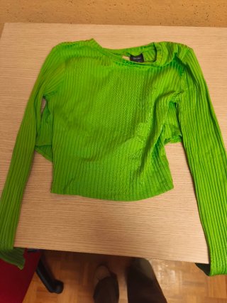 Camiseta corta verde Bershka