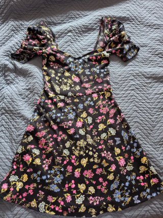 Vestido corto de flores