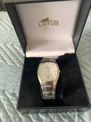 Reloj Lotus Plateado