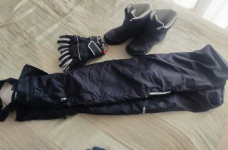 Pack Esquí Decathlon: Pantalón, Botas y Guantes