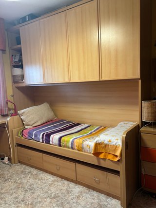 Dormitorio juvenil con armario (incluye colchón)