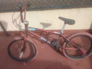 Bicicleta BMX GT Slammer Roja