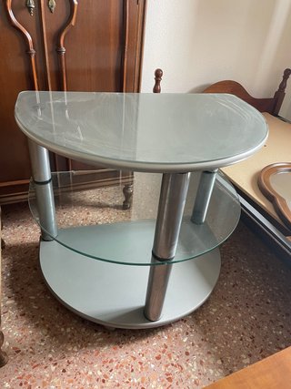 Mesa Auxiliar con Ruedas y Estantes de Cristal