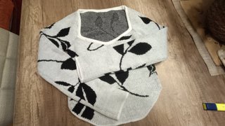 Jersey blanco con estampado negro