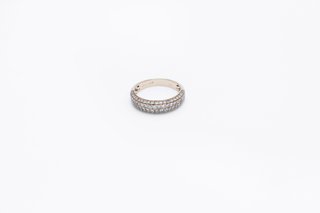 Anillo de oro de 18k con diamantes. Ref:065-01-00488