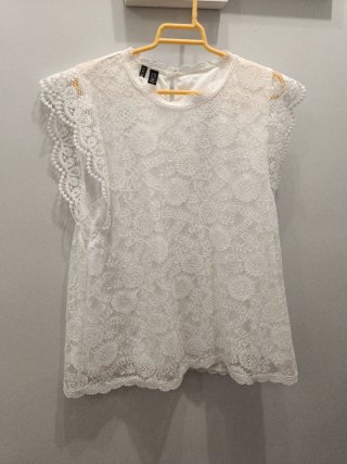 Blusa de encaje blanca  Talla L