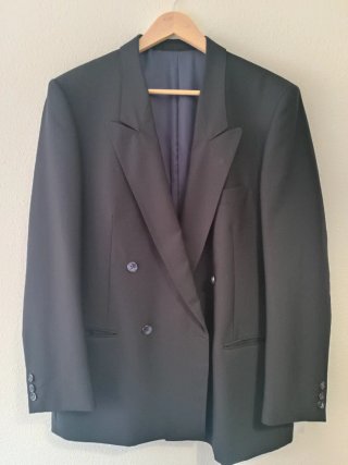 Americana de traje negra