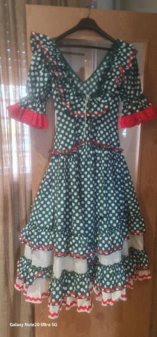Traje de Sevillanas Verde y Blanco Talla M,